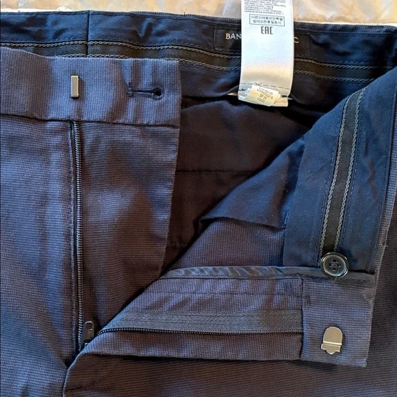 Banana Republic Men’s pants 29 X 30 Slim Fit Like new My sons. Navy - Picture 6 of 8
